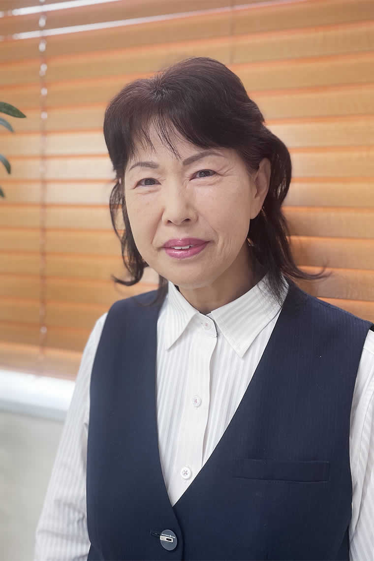 井野　さよ子